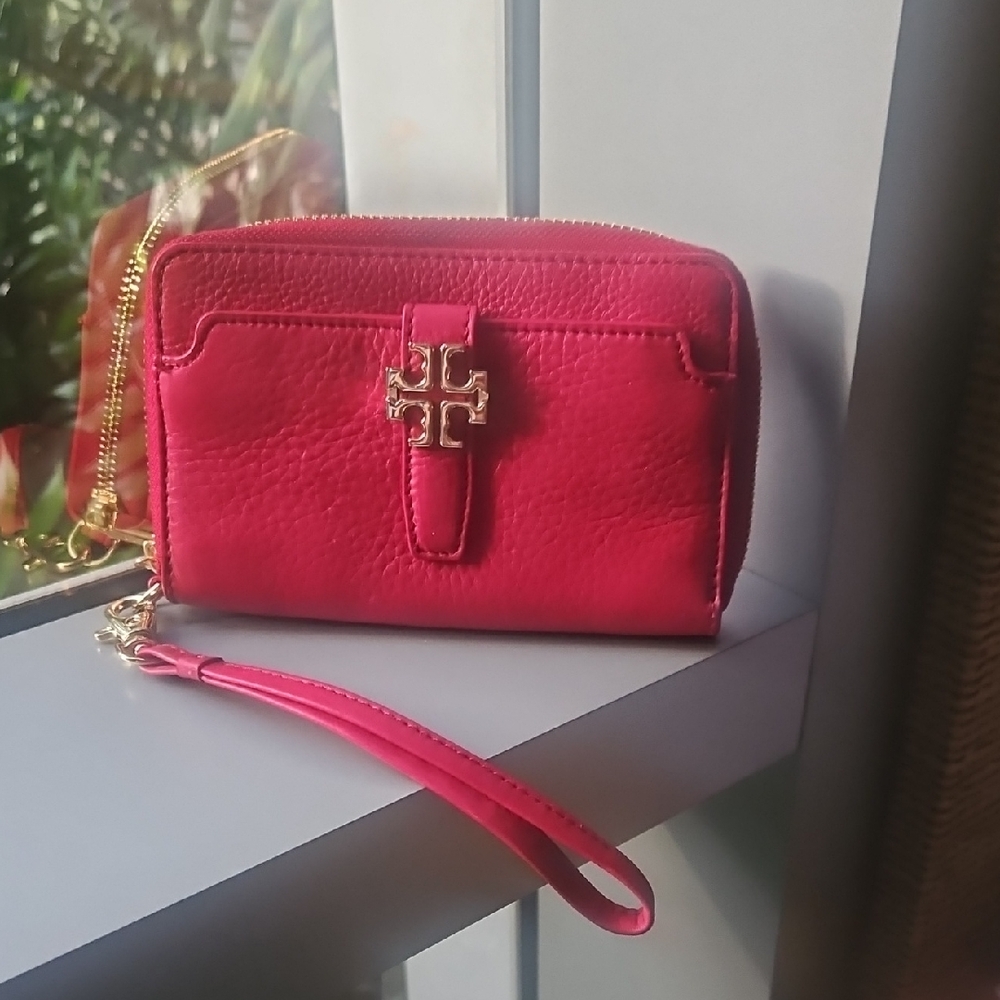 Tory Burch Red Pebble Leather Wristlet Wallet with Gold Logo